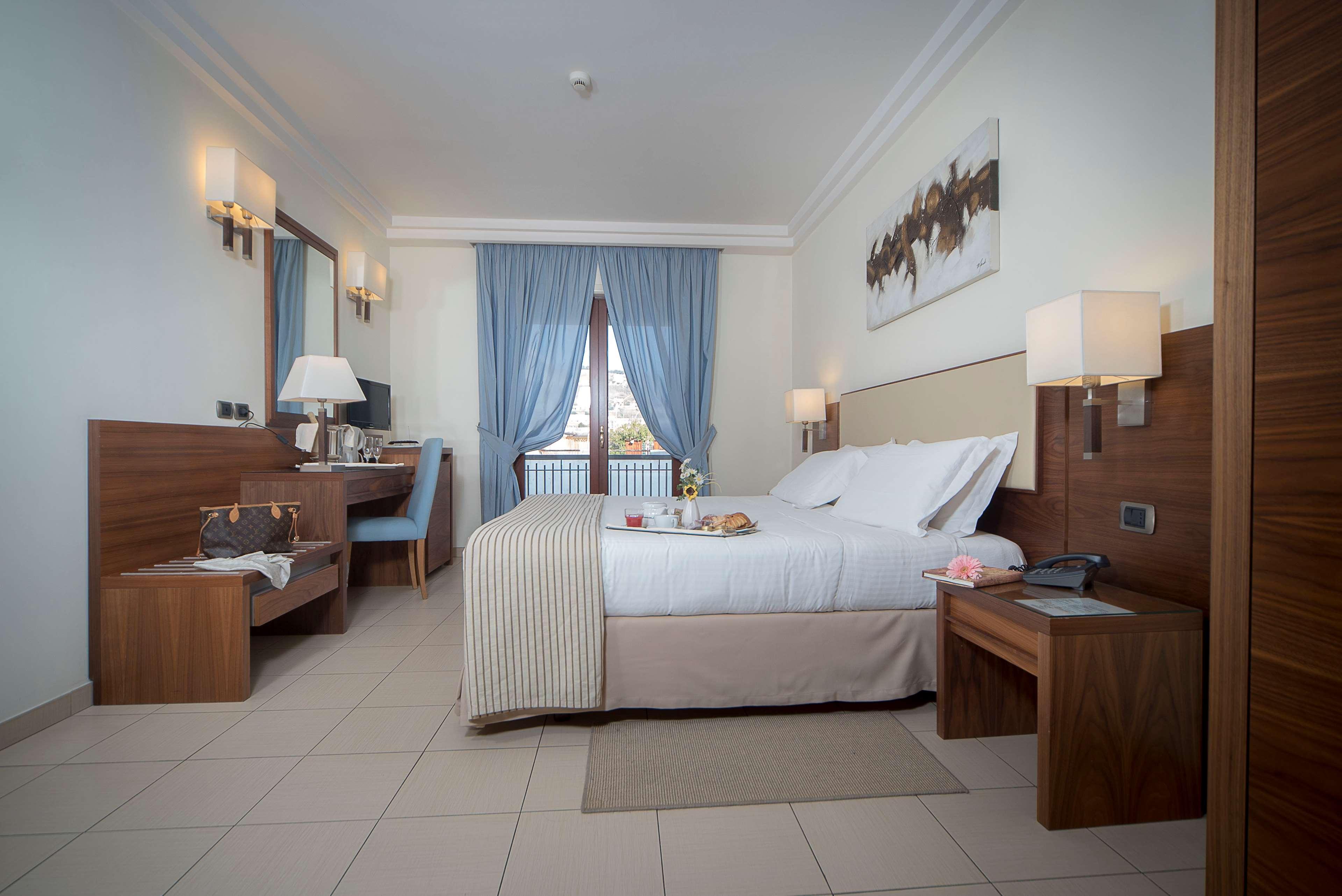 Suites & Residence Hotel Поццуолі Екстер'єр фото
