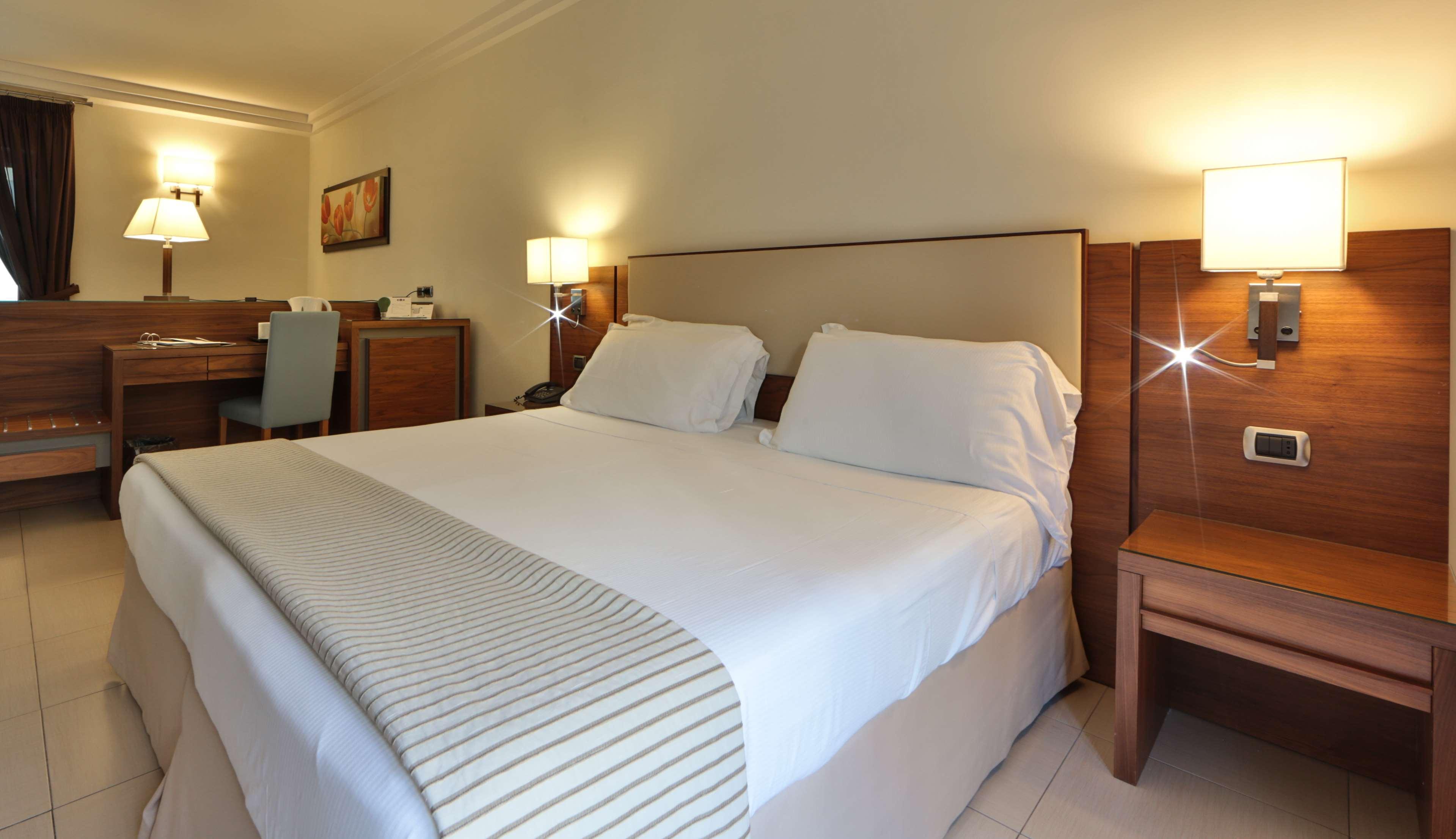 Suites & Residence Hotel Поццуолі Екстер'єр фото